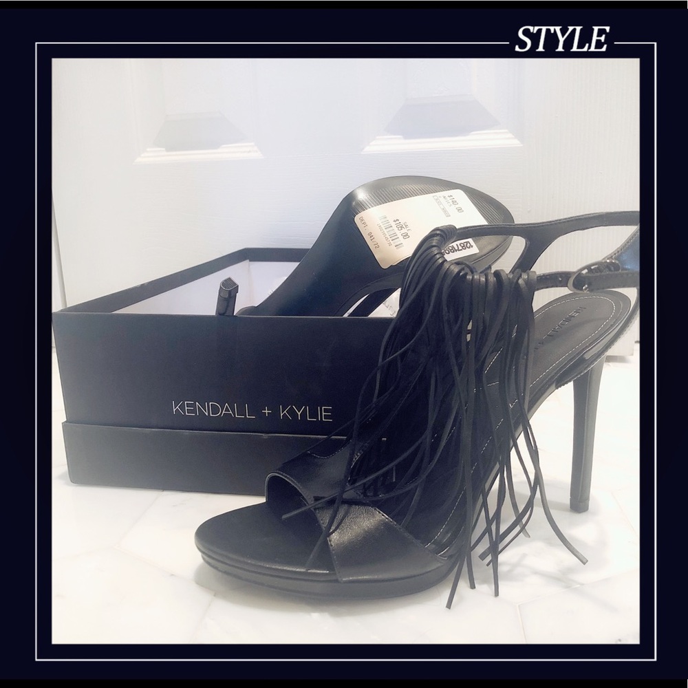 🌟NWT Kendall+Kylie Black fringe leather heels.